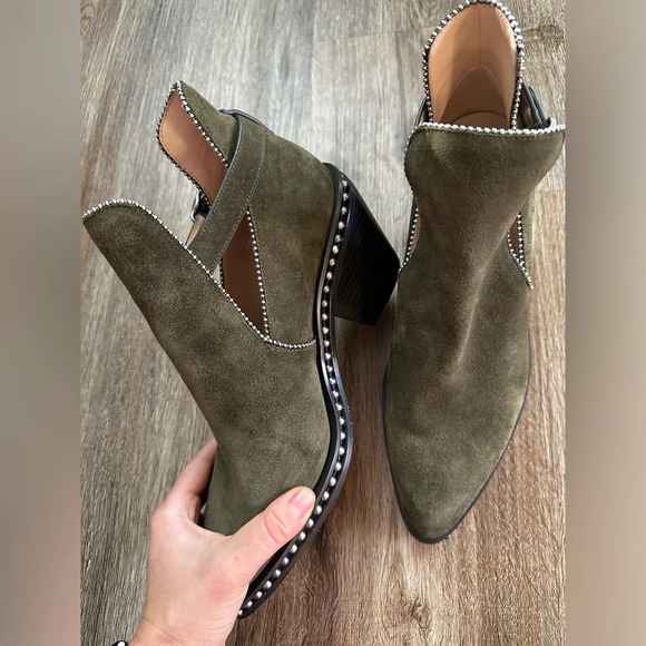 Coach Buckled Pipa Studded boots Size 9.5 Suede - Picture 8 of 11